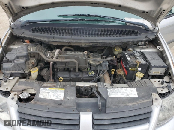 2005 Dodge Caravan SE with VIN 1D4GP24R15B115638, listed as a Copart auction lot 43551505 with 239,907 mi miles and Salvage Title. Bid and sale history available at DreamBid. Image 12.