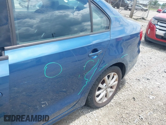 2015 Volkswagen Jetta SE с VIN 3VWD17AJ3FM231847, выставлен на аукционе IAAI как лот 42606494 с пробегом 195 730 миль миль и . История ставок и продаж доступна на DreamBid. Изображение 12.