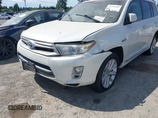 2013 Toyota Highlander Limited z VIN JTEDC3EH5D2013079, wystawiony jako IAAI lot #42479309 z przebiegiem Nie podano mil oraz . Historia ofert i sprzedaży dostępna na DreamBid. Obrazek 6.