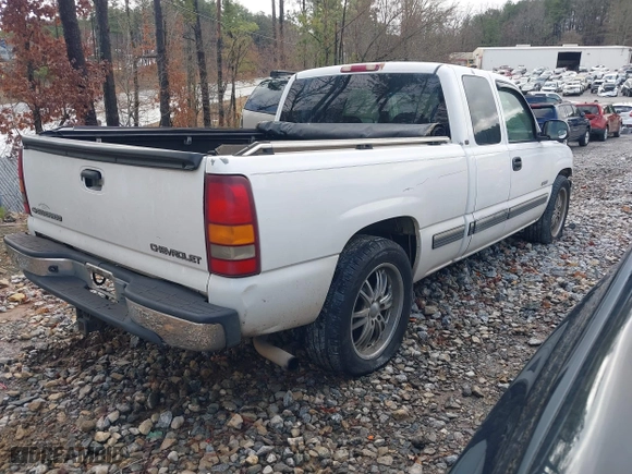 1999 Chevrolet Silverado 1500 LS with VIN 2GCEC19T9X1256894, listed as a IAAI auction lot 41526987 with 393,052 mi miles. Bid and sale history available at carsss.com. Image 4.