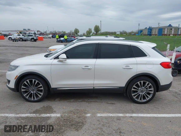 2016 Lincoln MKX Reserve with VIN 2LMTJ6LR3GBL37889, listed as a IAAI auction lot 41951540 with 43,644 mi miles. Bid and sale history available at carsss.com. Image 14.
