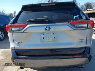 2021 Toyota RAV4 Hybrid XSE with VIN 4T3E6RFV7MU033736, listed as a IAAI auction lot 41640884 with 35,563 mi miles and . Bid and sale history available at DreamBid. Image 6.