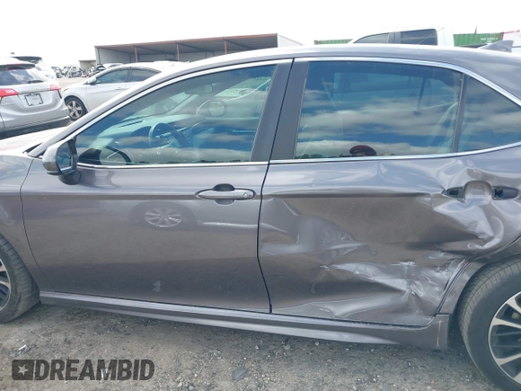 2020 Toyota Camry SE z VIN 4T1G11AK8LU335338, wystawiony jako IAAI lot #41908752 z przebiegiem 75 825 mil mil oraz . Historia ofert i sprzedaży dostępna na DreamBid. Obrazek 14.