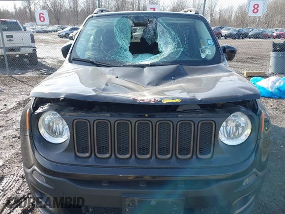 2016 Jeep Renegade Latitude with VIN ZACCJBBT9GPE04223, listed as a IAAI auction lot 41782702 with 82,789 mi miles. Bid and sale history available at carsss.com. Image 6.