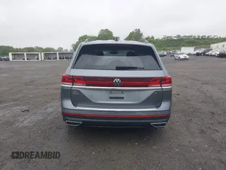 2024 Volkswagen Atlas SE with VIN 1V2LR2CA8RC514627, listed as a IAAI auction lot 42314638 with 18,722 mi miles and . Bid and sale history available at DreamBid. Image 17.