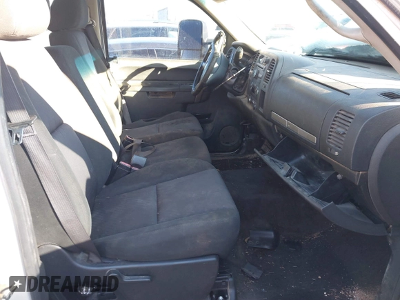 2013 Chevrolet Silverado 2500HD LT with VIN 1GC1CXCG6DF199703, listed as a IAAI auction lot 41287141 with 1 mi miles. Bid and sale history available at carsss.com. Image 5.