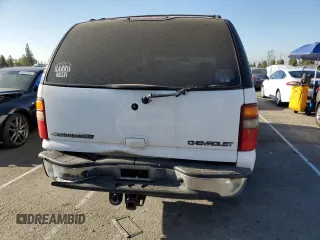 2002 Chevrolet Suburban LT with VIN 3GNEC16TX2G353355, listed as a Copart auction lot 68508734 with 0 mi miles and Clean Title. Bid and sale history available at carsss.com. Image 6.