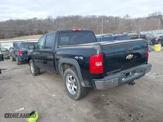 2007 Chevrolet Silverado 1500 LTZ with VIN 2GCEK13YX71690006, listed as a IAAI auction lot 41335272 with 249,949 mi miles. Bid and sale history available at carsss.com. Image 3.