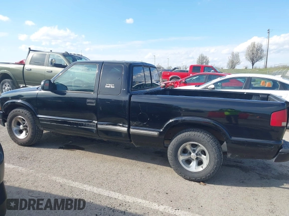 2001 Chevrolet S-10 LS with VIN 1GCCS19W818150784, listed as a IAAI auction lot 41864042 with 103,561 mi miles and . Bid and sale history available at DreamBid. Image 14.