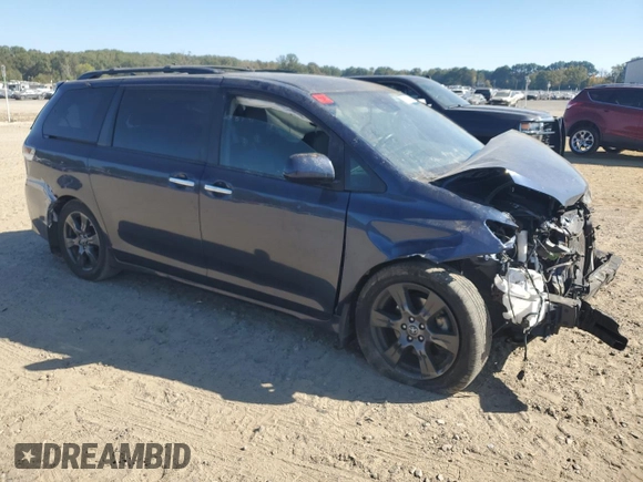 2020 Toyota Sienna SE with VIN 5TDXZ3DC4LS052467, listed as a Copart auction lot 76407774 with Not Provided miles and Clean Title. Bid and sale history available at carsss.com. Image 4.