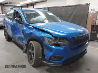2020 Jeep Cherokee Altitude z VIN 1C4PJMLBXLD539576, wystawiony jako IAAI lot #42315341 z przebiegiem 120 134 mil mil oraz . Historia ofert i sprzedaży dostępna na DreamBid. Obrazek 1.