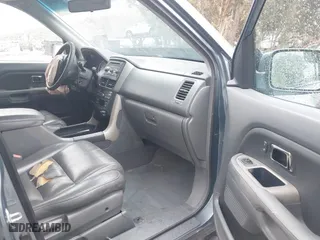 2006 Honda Pilot EX-L with VIN 2HKYF18506H503658, listed as a IAAI auction lot 41744963 with 215,575 mi miles. Bid and sale history available at carsss.com. Image 5.