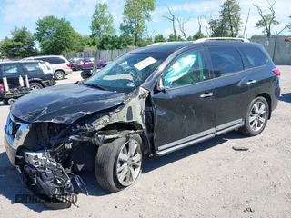 2015 Nissan Pathfinder S z VIN 5N1AR2MM6FC617716, wystawiony jako IAAI lot #42216787 z przebiegiem 148 166 mil mil oraz . Historia ofert i sprzedaży dostępna na DreamBid. Obrazek 2.