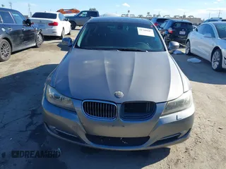 2011 BMW 3 Series 335i xDrive с VIN WBAPL5C54BA916829, выставлен на аукционе IAAI как лот 41760447 с пробегом 133 057 миль миль и . История ставок и продаж доступна на DreamBid. Изображение 12.