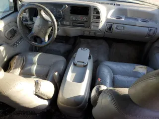 1996 Chevrolet Tahoe with VIN 1GNEK13R1TJ407363, listed as a Copart auction lot 44153525 with 287,465 mi miles and Salvage Title. Bid and sale history available at carsss.com. Image 8.