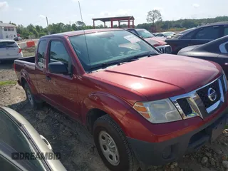 2017 Nissan Frontier S z VIN 1N6BD0CT1HN743460, wystawiony jako IAAI lot #42205104 z przebiegiem 139 333 mil mil oraz . Historia ofert i sprzedaży dostępna na DreamBid. Obrazek 1.