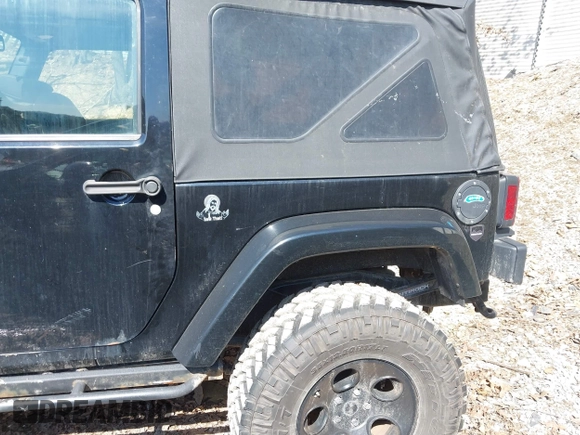 2015 Jeep Wrangler Sahara с VIN 1C4AJWBG7FL703858, выставлен на аукционе IAAI как лот 41720656 с пробегом 110 671 миль миль и . История ставок и продаж доступна на DreamBid. Изображение 19.
