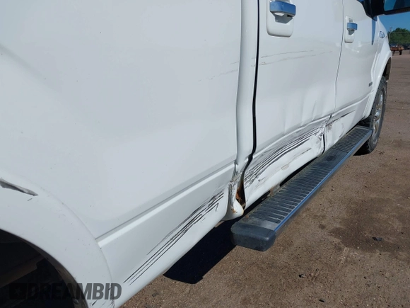 2011 Ford F-150 XLT z VIN 1FTFW1ET2BFC65701, wystawiony jako IAAI lot #42598794 z przebiegiem 209 676 mil mil oraz . Historia ofert i sprzedaży dostępna na DreamBid. Obrazek 17.