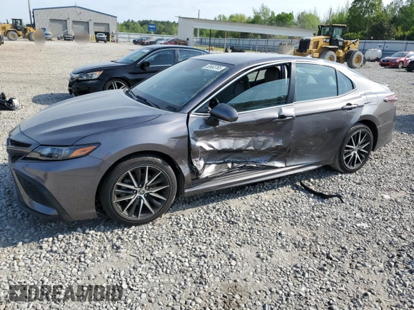 2022 Toyota Camry SE with VIN 4T1G11AK8NU662762, listed as a Copart auction lot 53463765 with 56,116 mi miles and Salvage Title. Bid and sale history available at carsss.com. Image 1.