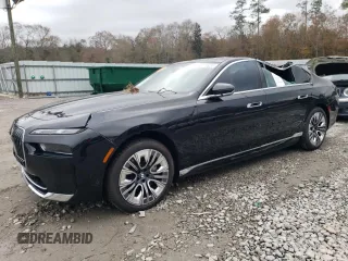 2023 BMW i7 xDrive60 z VIN WBY53EJ01PCM98516, wystawiony jako Copart lot #85778524 z przebiegiem 397 mil mil oraz Szkody całkowita. Historia ofert i sprzedaży dostępna na DreamBid. Obrazek 1.