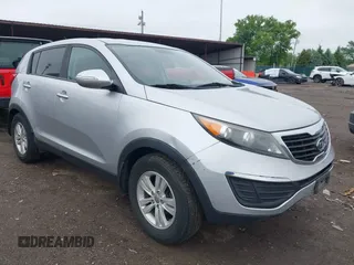 2011 Kia Sportage LX z VIN KNDPB3A24B7099054, wystawiony jako IAAI lot #42358614 z przebiegiem 211 143 mil mil oraz . Historia ofert i sprzedaży dostępna na DreamBid. Obrazek 1.