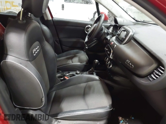2016 FIAT 500X Trekking z VIN ZFBCFYCT7GP512617, wystawiony jako IAAI lot #42344947 z przebiegiem 146 656 mil mil oraz . Historia ofert i sprzedaży dostępna na DreamBid. Obrazek 5.