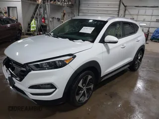 2017 Hyundai Tucson Limited z VIN KM8J3CA26HU584580, wystawiony jako IAAI lot #41587700 z przebiegiem 132 183 mil mil oraz . Historia ofert i sprzedaży dostępna na DreamBid. Obrazek 2.