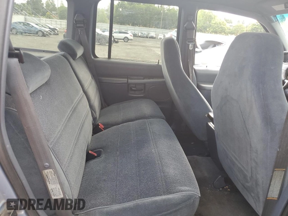 1998 Ford Explorer XLT z VIN 1FMZU35P8WZA89318, wystawiony jako Copart lot #71262134 z przebiegiem 160 028 mil mil oraz Szkoda całkowita • Salvage title. Historia ofert i sprzedaży dostępna na DreamBid. Obrazek 10.