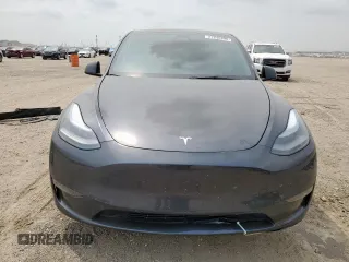 2024 Tesla Model Y Long Range with VIN 7SAYGDEE2RA287446, listed as a Copart auction lot 57640895 with 27,932 mi miles and Salvage title. Bid and sale history available at DreamBid. Image 5.