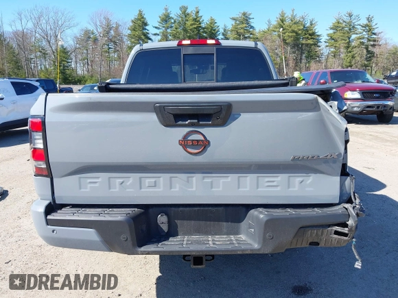 2022 Nissan Frontier SV z VIN 1N6ED1EKXNN659026, wystawiony jako IAAI lot #42050476 z przebiegiem 26 183 mil mil oraz . Historia ofert i sprzedaży dostępna na DreamBid. Obrazek 17.