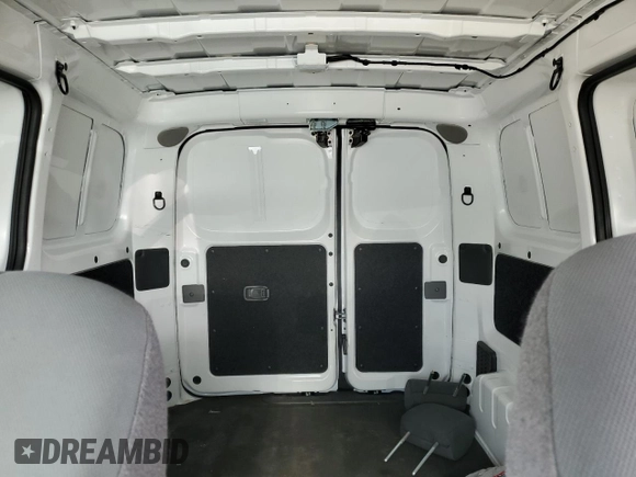 2021 Nissan NV200 S z VIN 3N6CM0KN9MK706860, wystawiony jako Copart lot #43121235 z przebiegiem 99 990 mil mil oraz Szkoda całkowita • Salvage title. Historia ofert i sprzedaży dostępna na DreamBid. Obrazek 10.