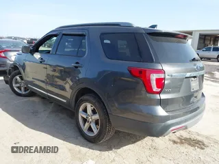 2017 Ford Explorer XLT z VIN 1FM5K8D8XHGC76912, wystawiony jako IAAI lot #41728061 z przebiegiem 100 995 mil mil oraz . Historia ofert i sprzedaży dostępna na DreamBid. Obrazek 3.