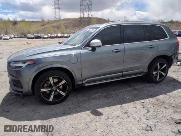2017 Volvo XC90 R-Design with VIN YV4BC0PM6H1130568, listed as a Copart auction lot 54856725 with 56,462 mi miles and Salvage Title. Bid and sale history available at DreamBid. Image 1.