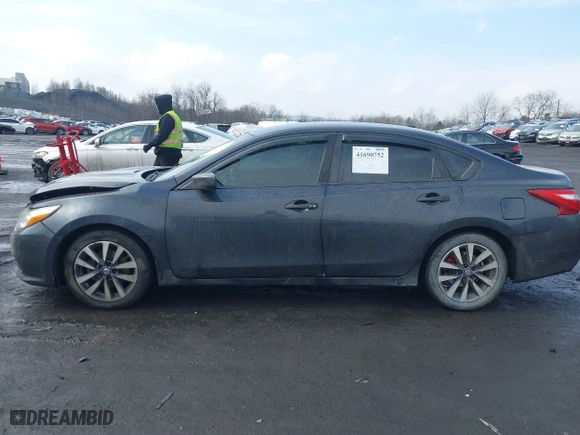 2017 Nissan Altima 2.5 SV with VIN 1N4AL3AP3HC285995, listed as a IAAI auction lot 41690752 with 107,067 mi miles. Bid and sale history available at carsss.com. Image 14.