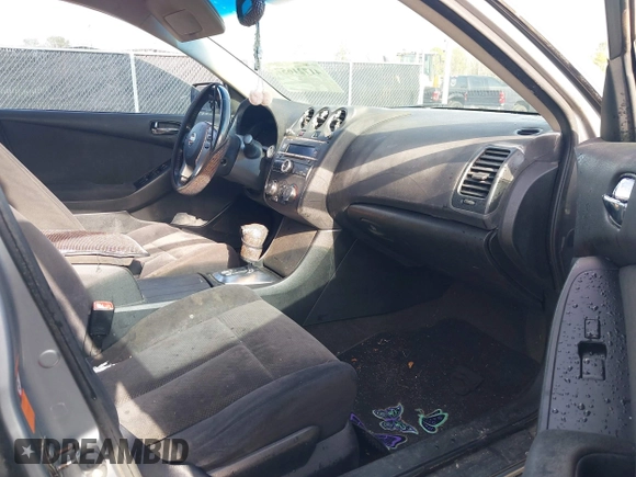2009 Nissan Altima SL with VIN 1N4AL21E29N456296, listed as a IAAI auction lot 41721657 with 268,696 mi miles and . Bid and sale history available at DreamBid. Image 5.