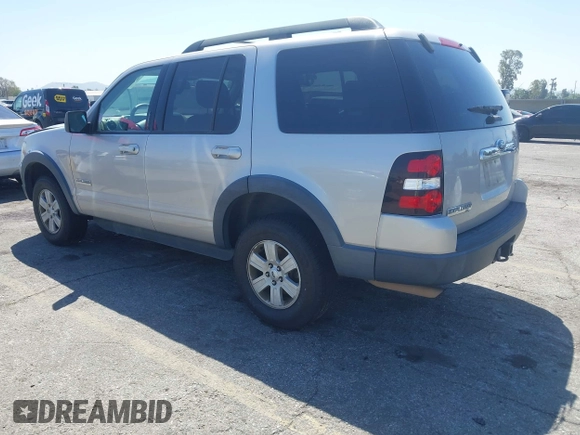 2007 Ford Explorer XLT with VIN 1FMEU63EX7UB59398, listed as a IAAI auction lot 41986865 with 170,053 mi miles. Bid and sale history available at carsss.com. Image 3.