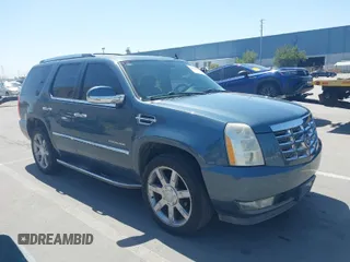 2008 Cadillac Escalade with VIN 1GYFK63848R191559, listed as a IAAI auction lot 42030639 with 170,486 mi miles. Bid and sale history available at carsss.com. Image 1.