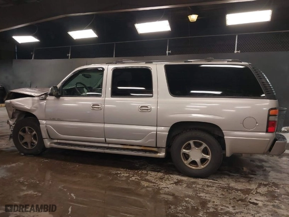2005 GMC Yukon XL Denali with VIN 1GKFK66U05J138158, listed as a IAAI auction lot 41508536 with NaN miles. Bid and sale history available at carsss.com. Image 15.