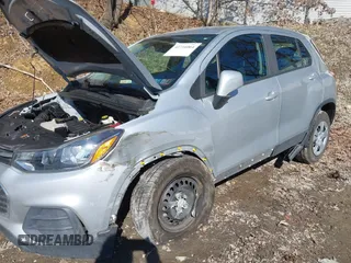 2018 Chevrolet Trax LS z VIN KL7CJKSBXJB721384, wystawiony jako IAAI lot #41716064 z przebiegiem 318 600 mil mil oraz . Historia ofert i sprzedaży dostępna na DreamBid. Obrazek 6.