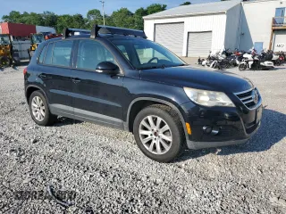 2010 Volkswagen Tiguan S z VIN WVGBV7AX3AW516605, wystawiony jako Copart lot #64825855 z przebiegiem 116 833 mil mil oraz Czysty tytuł • Clean title. Historia ofert i sprzedaży dostępna na DreamBid. Obrazek 4.