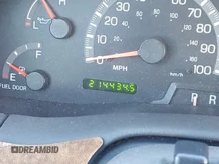 1999 Ford Expedition XLT z VIN 1FMRU1760XLB99695, wystawiony jako IAAI lot #41396676 z przebiegiem 214 434 mil mil oraz . Historia ofert i sprzedaży dostępna na DreamBid. Obrazek 15.