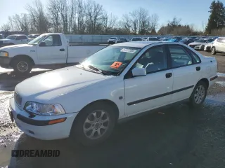 2002 Volvo S40 with VIN YV1VS29542F821073, listed as a Copart auction lot 87377204 with 57,474 mi miles and Salvage Title. Bid and sale history available at carsss.com. Image 1.