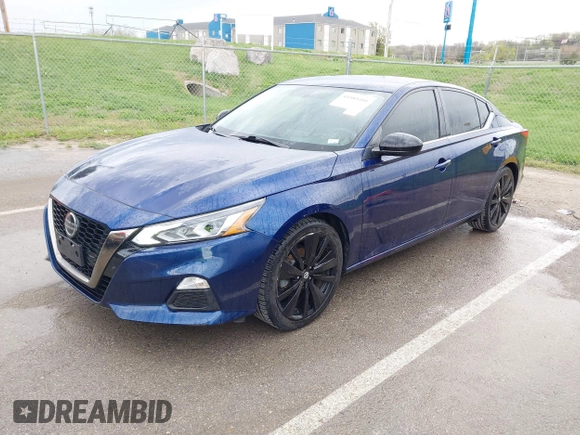 2019 Nissan Altima 2.5 SR with VIN 1N4BL4CV0KC179789, listed as a IAAI auction lot 41989401 with 82,028 mi miles. Bid and sale history available at carsss.com. Image 17.