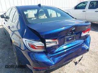 2020 BMW 5 Series 530i z VIN WBAJR3C03LCD11920, wystawiony jako IAAI lot #40532169 z przebiegiem 26 023 mil mil oraz . Historia ofert i sprzedaży dostępna na DreamBid. Obrazek 6.