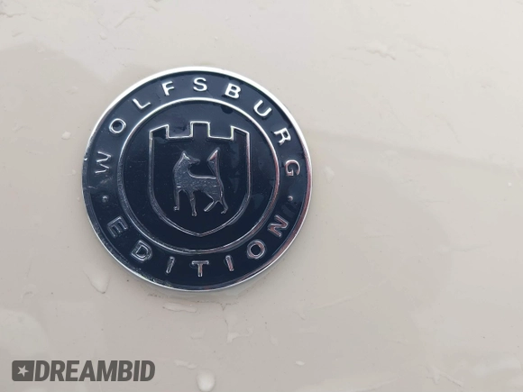2019 Volkswagen Beetle S с VIN 3VWFD7AT1KM703684, выставлен на аукционе IAAI как лот 41571691 с пробегом 111 180 миль миль и . История ставок и продаж доступна на DreamBid. Изображение 18.