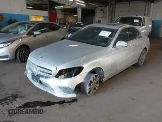2021 Mercedes-Benz C 300 z VIN W1KWF8EB6MR646927, wystawiony jako IAAI lot #41645450 z przebiegiem 53 464 mil mil oraz . Historia ofert i sprzedaży dostępna na DreamBid. Obrazek 6.