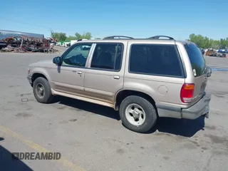 1998 Ford Explorer XL z VIN 1FMZU34E0WZA85991, wystawiony jako IAAI lot #42136398 z przebiegiem 221 454 mil mil oraz . Historia ofert i sprzedaży dostępna na DreamBid. Obrazek 3.