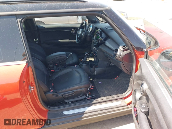 2019 MINI Hardtop Cooper with VIN WMWXP5C5XK2H32139, listed as a IAAI auction lot 41758248 with 1,136 mi miles and . Bid and sale history available at DreamBid. Image 5.