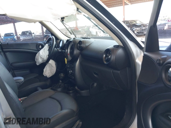 2014 MINI Countryman S with VIN WMWZC3C56EWP27328, listed as a IAAI auction lot 42187458 with 140,616 mi miles and . Bid and sale history available at DreamBid. Image 5.