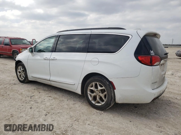 2017 Chrysler Pacifica Touring L z VIN 2C4RC1BG6HR816453, wystawiony jako Copart lot #45678025 z przebiegiem 109 227 mil mil oraz Szkoda całkowita • Salvage title. Historia ofert i sprzedaży dostępna na DreamBid. Obrazek 2.